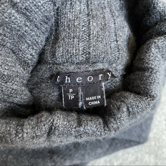 Theory 'Lanola' Gray Cashmere Turtleneck Sweater Size XS - Picture 9 of 12